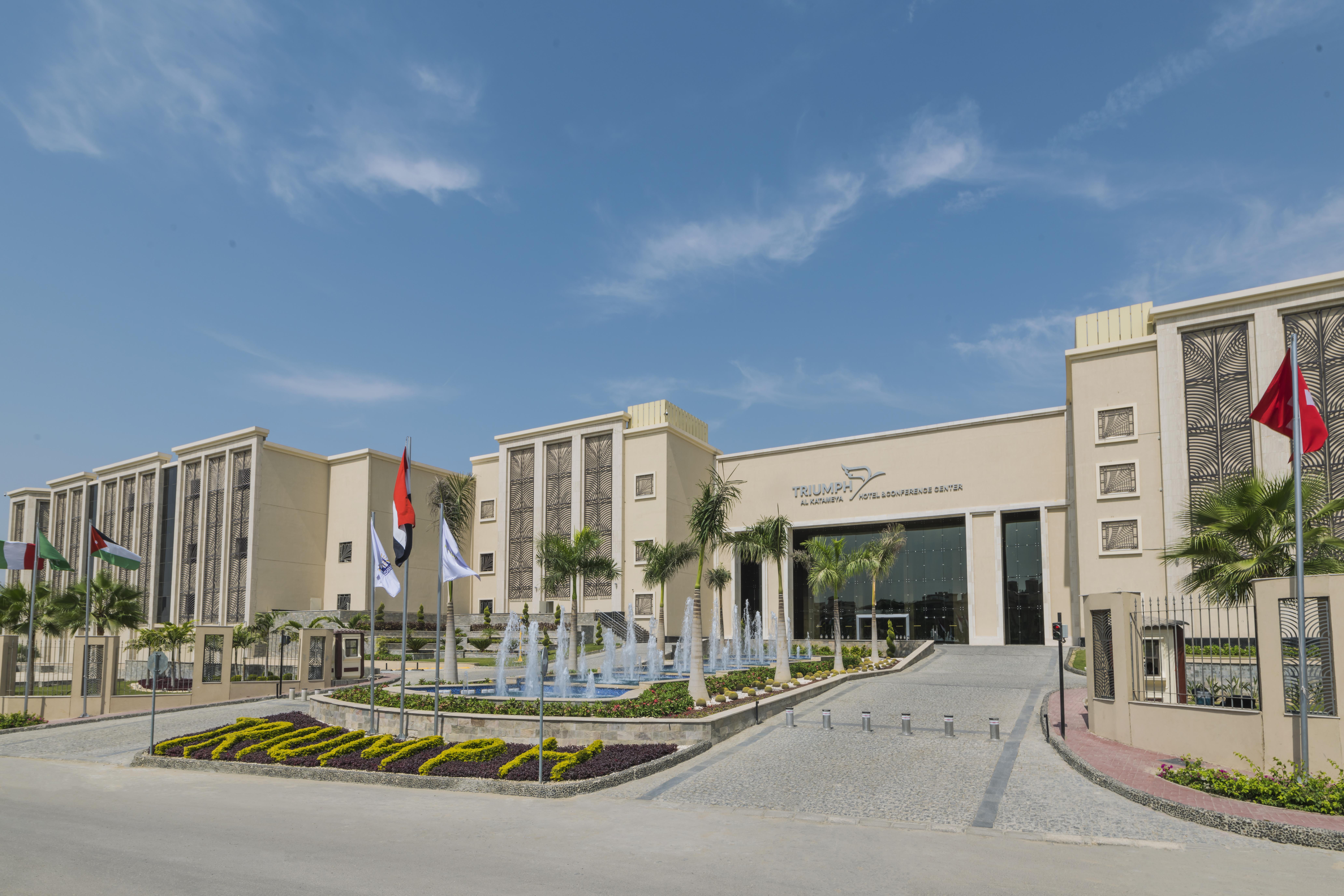 Triumph Luxury Hotel Каир Экстерьер фото Arab Academy for Science, Technology and Engineering and Research