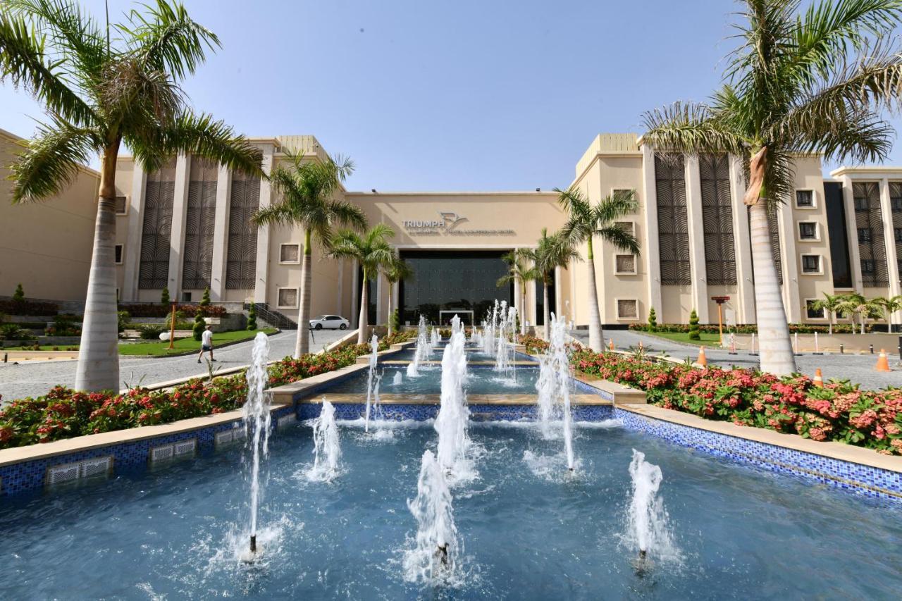 Triumph Luxury Hotel Каир Экстерьер фото University Campus
